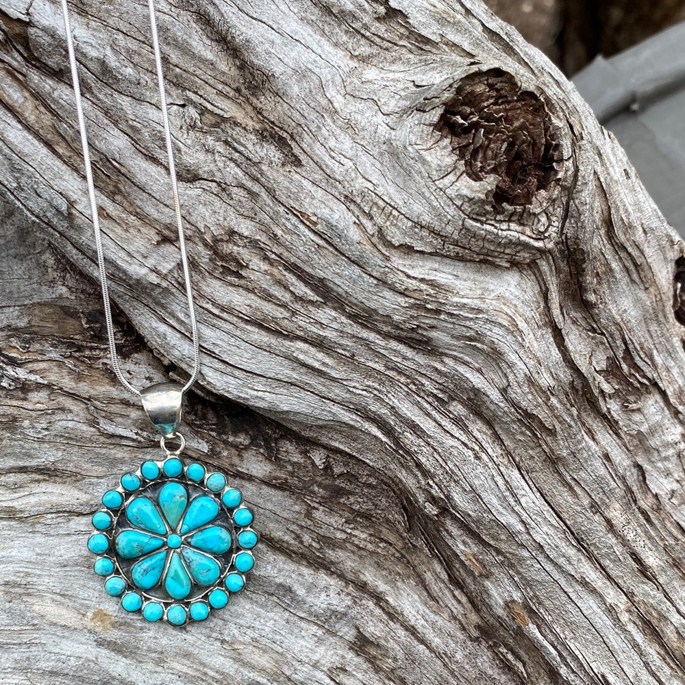 Turquoise Flower Pendant Necklace